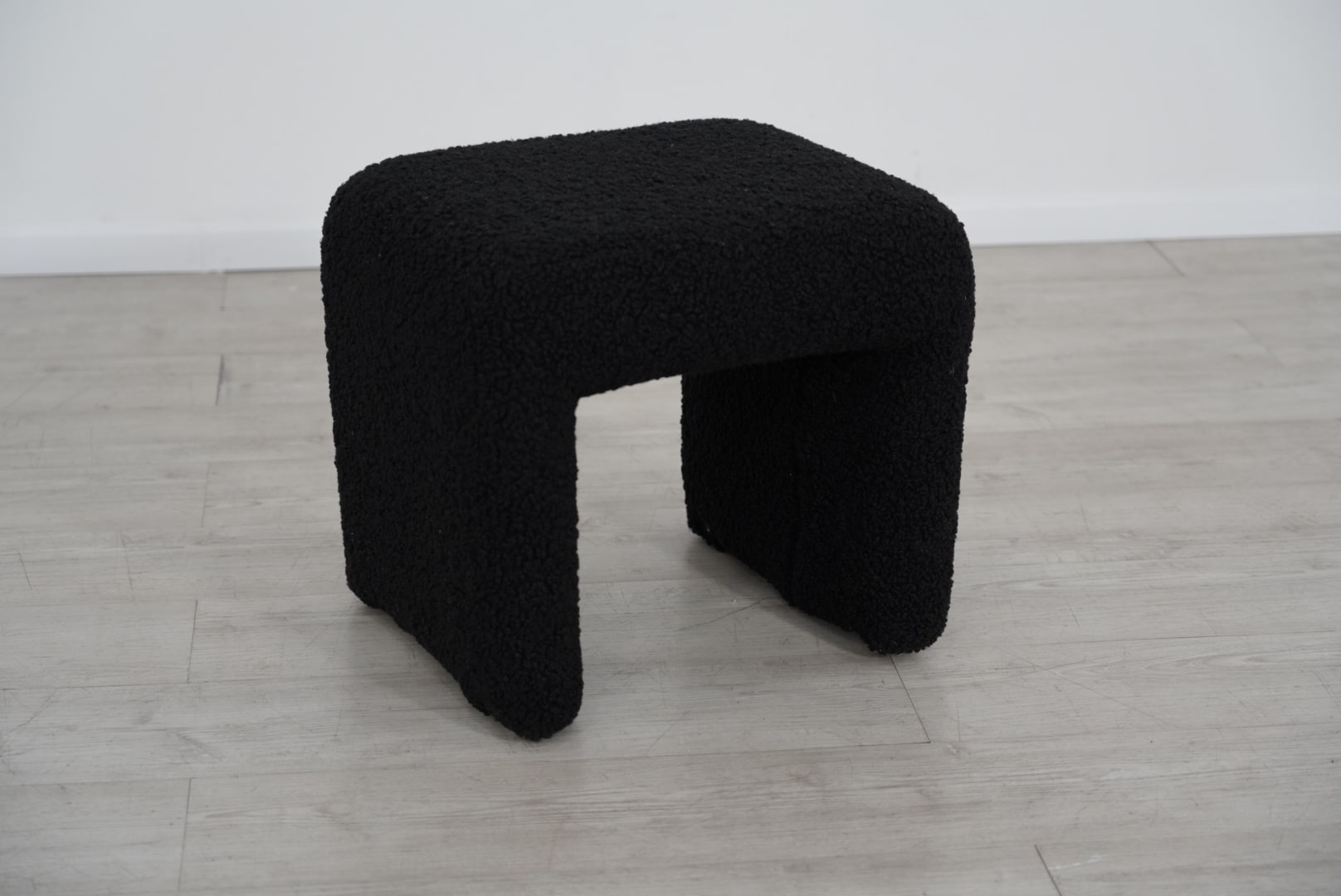 BANQUETA BOUCLE NEGRO (1)-min